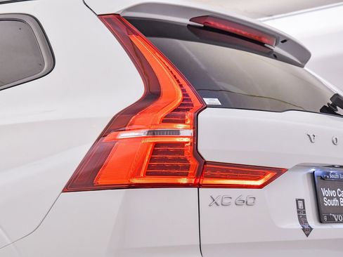 Certified 2025 Volvo XC60 T8 Plus w/ Protection Package Premier image 11