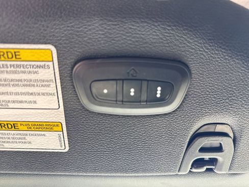 Used 2020 Jeep Wrangler Unlimited Sahara image 41