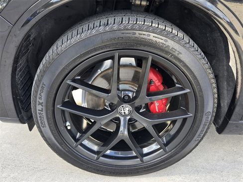 Used 2021 Alfa Romeo Stelvio Ti Sport image 10