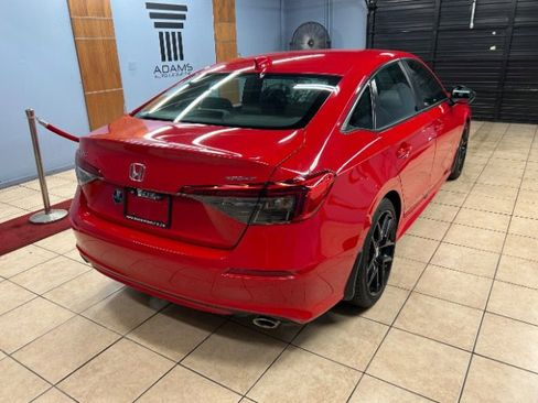 Used 2023 Honda Civic Sport image 4