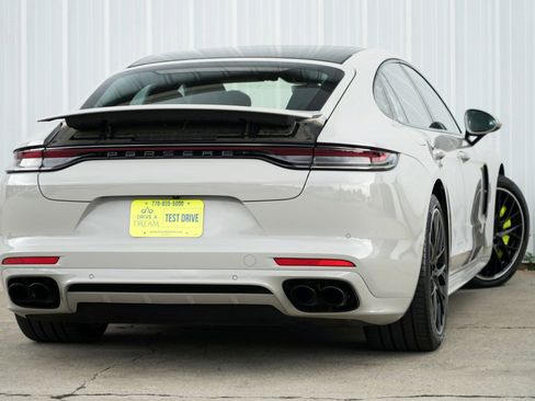 Used 2022 Porsche Panamera 4S w/ Premium Package image 5