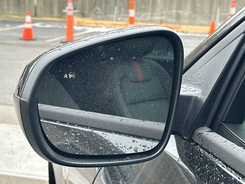 New 2026 Chevrolet Trax RS w/ Sunroof Package image 6