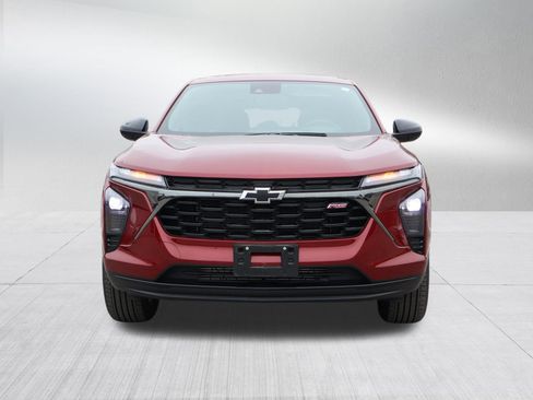 Used 2025 Chevrolet Trax RS w/ Sunroof Package image 2