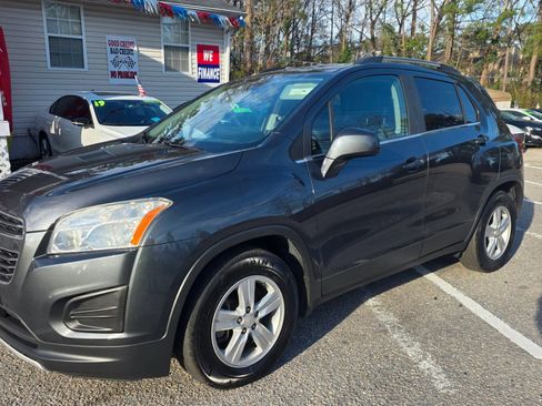 Used 2016 Chevrolet Trax LT w/ LT Convenience Package image 2