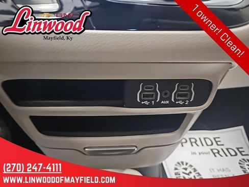 Used 2024 Chrysler Pacifica Touring-L FWD image 24