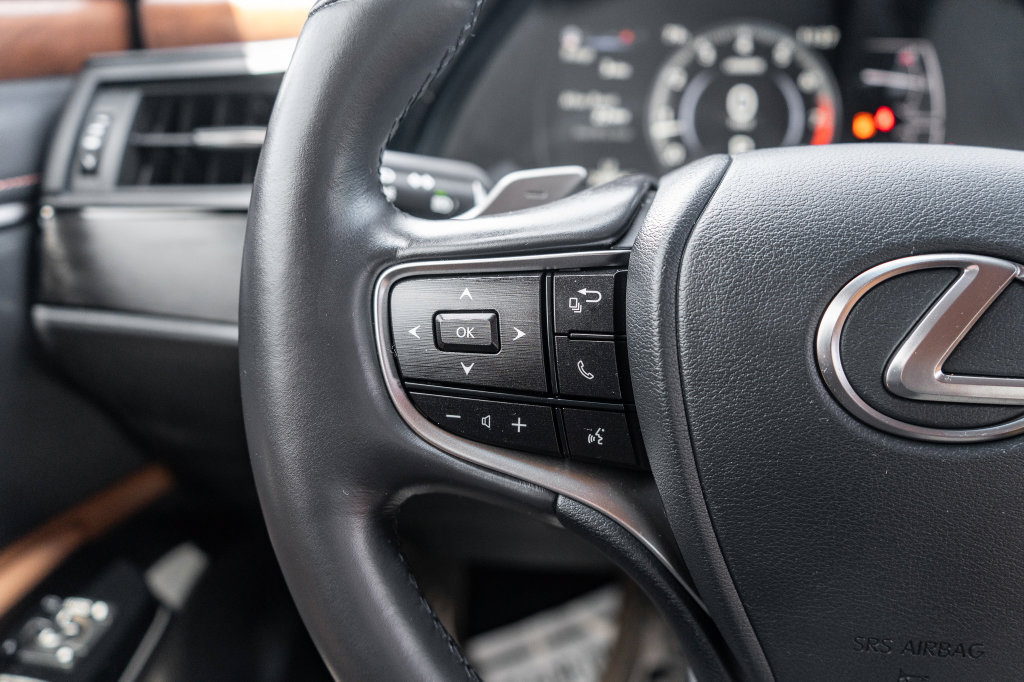 Used 2025 Lexus ES 350 w/ Accessory Package (Z2) FWD image 22