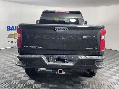 Used 2022 Chevrolet Silverado 2500 Custom w/ Custom Value Package AWD/4WD image 4