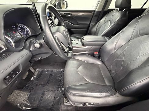 Used 2022 Toyota Highlander Platinum FWD image 23
