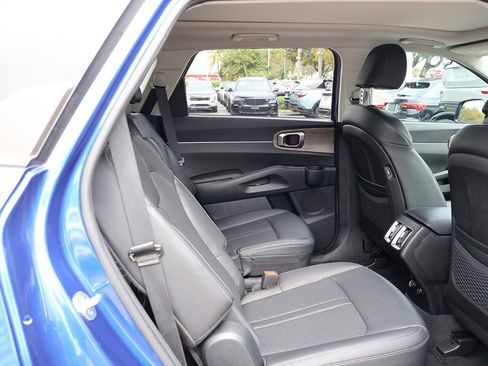 Used 2022 Kia Sorento EX w/ Panoramic Sunroof Package image 39