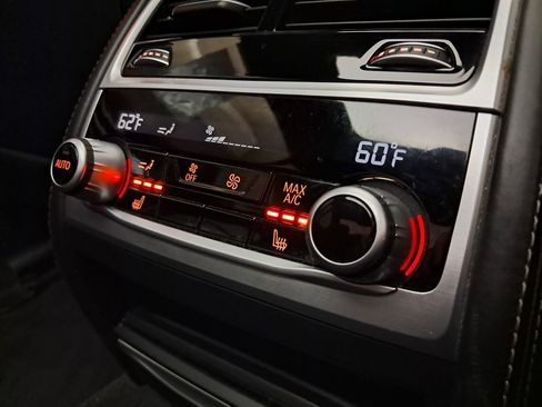 Used 2019 BMW 750i xDrive w/ M Sport Package image 41