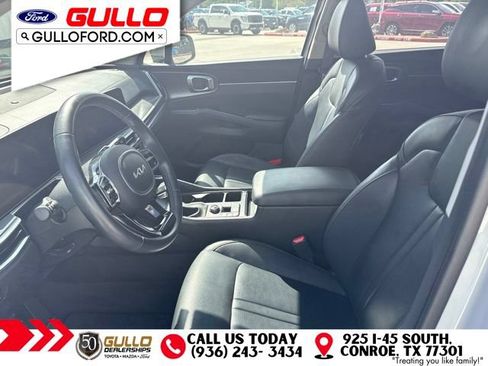 Used 2024 Kia Sorento S w/ Panoramic Sunroof Package FWD image 5