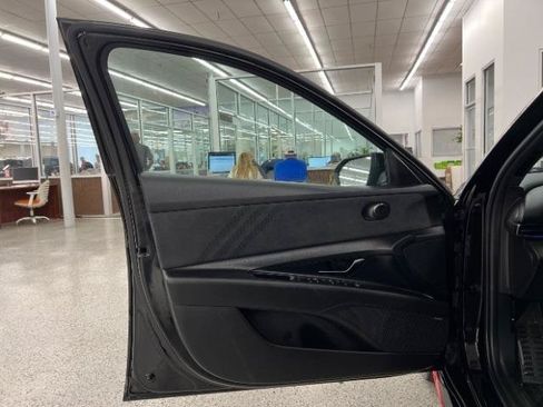 Used 2022 Hyundai Elantra N FWD image 3