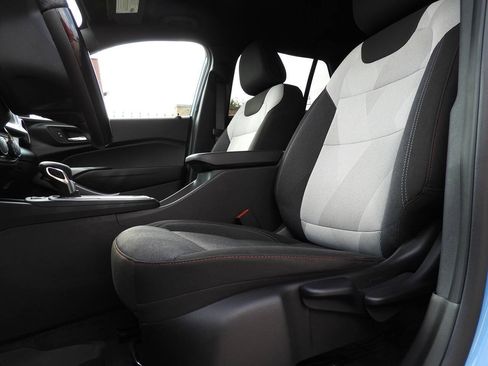 Used 2025 Chevrolet Trax RS w/ Driver Confidence Package FWD image 15