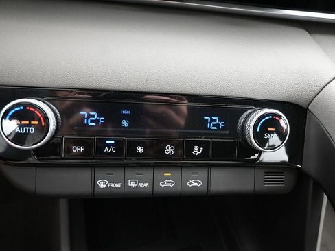 New 2025 Hyundai Elantra Sport image 16