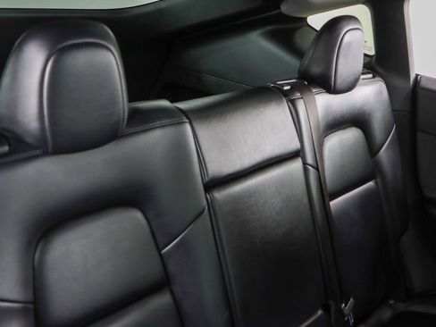 Used 2022 Tesla Model Y Performance image 25