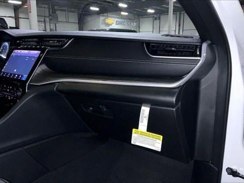 New 2025 Jeep Grand Cherokee Limited w/ Luxury Tech Group II image 51