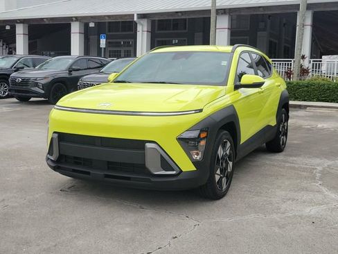 Used 2024 Hyundai Kona SEL image 2