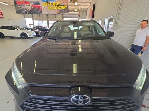 Used 2025 Toyota RAV4 XLE Premium FWD image 2