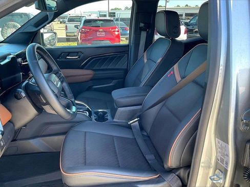 Certified 2025 GMC Canyon AT4 w/ AT4 Premium Package image 18