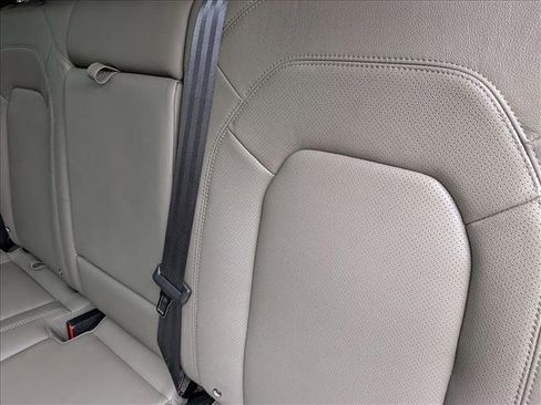 Used 2024 Land Rover Defender 110 S image 15