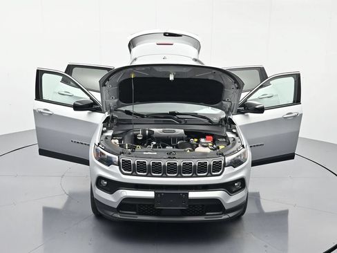 Used 2024 Jeep Compass Latitude AWD/4WD image 43