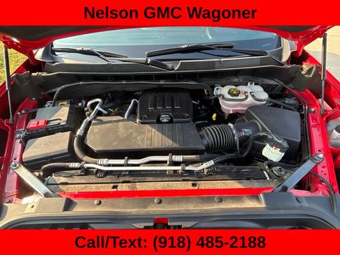 Used 2023 Chevrolet Silverado 1500 LT w/ Convenience Package II AWD/4WD image 11