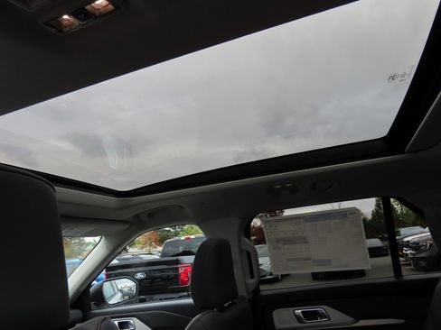 New 2026 Ford Explorer Active image 15