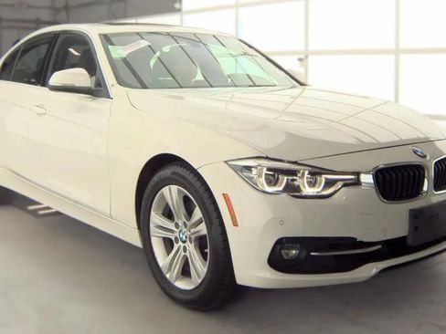 Used 2017 BMW 330i xDrive Sedan AWD/4WD image 2