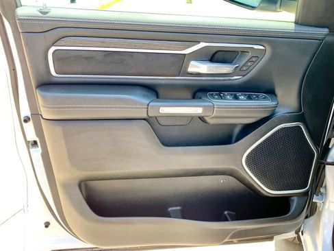 Used 2024 RAM 1500 Laramie AWD/4WD image 12