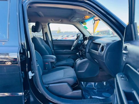 Used 2014 Jeep Patriot Sport FWD image 12
