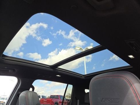 Certified 2024 Chevrolet Traverse RS w/ LPO, Floor Liner Package AWD/4WD image 3