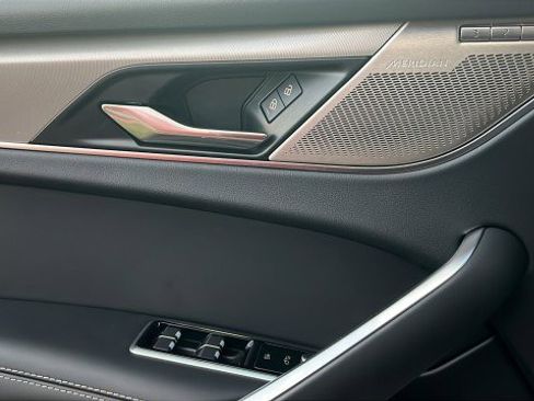 Used 2025 Jaguar F-PACE R-Dynamic S image 12