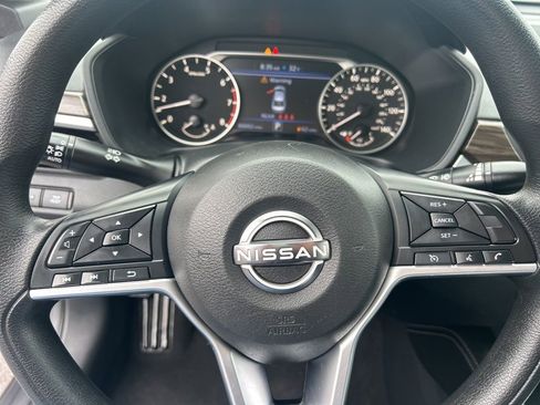 Used 2023 Nissan Altima 2.5 SV image 18