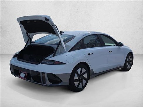 New 2025 Hyundai Ioniq 6 SE image 2