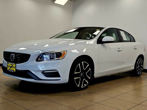 Used 2018 Volvo S60 T5 Dynamic w/ Vision Package image 2