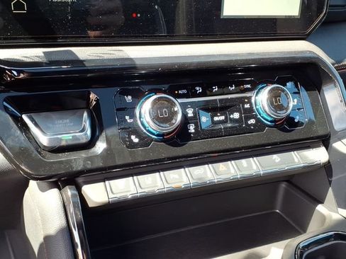 New 2026 GMC Sierra 2500 AT4 w/ Technology Package AWD/4WD image 25