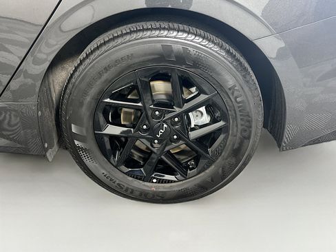 Used 2025 Kia K5 LXS image 11