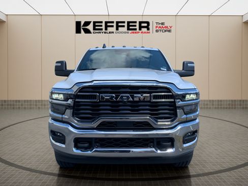 New 2025 RAM 2500 Big Horn AWD/4WD image 8