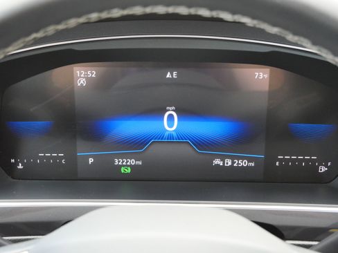 Certified 2023 Volkswagen Tiguan SE R-Line FWD image 22
