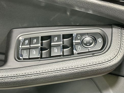 Used 2023 Porsche Macan S image 16