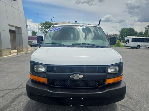 Used 2015 Chevrolet Express 2500 RWD image 3