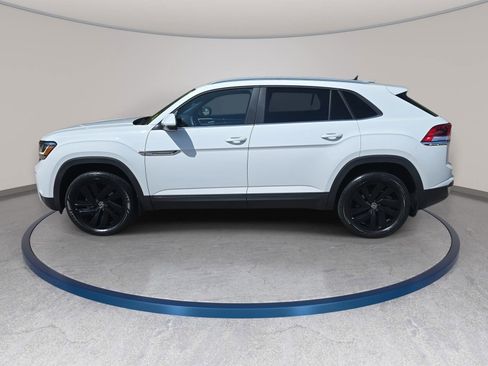 Used 2022 Volkswagen Atlas Cross Sport SE w/ Black Wheel Package image 8