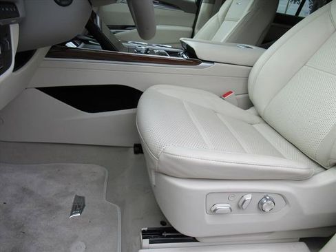 Certified 2026 Cadillac Escalade Platinum Sport w/ LPO, ONYX Package AWD/4WD image 17