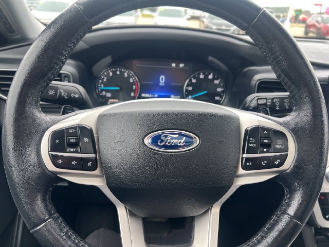 Used 2021 Ford Explorer XLT w/ Equipment Group 202A AWD/4WD image 31