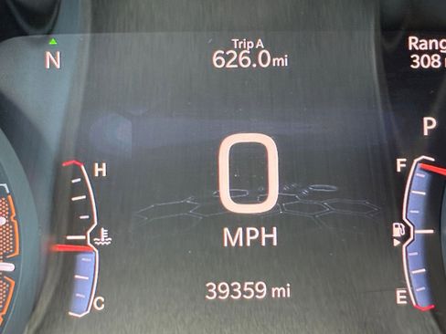 Used 2025 Jeep Compass Trailhawk image 39