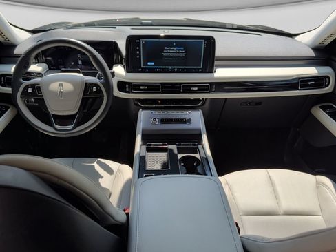 Used 2025 Lincoln Aviator AWD w/ Jet Appearance Package image 18