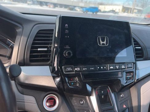 Used 2023 Honda Odyssey EX-L image 3