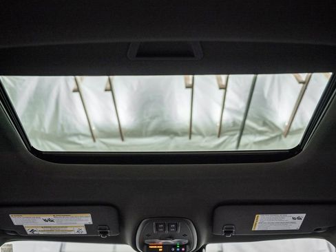 New 2026 Chevrolet Trax RS image 31