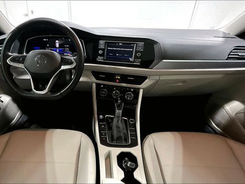 Used 2023 Volkswagen Jetta SE FWD image 18