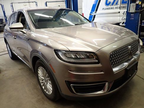 Used 2019 Lincoln Nautilus Premier image 4